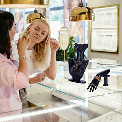 女性用バスト型樹脂ネックレスディスプレイスタンド1個  手形PVCブレスレットディスプレイスタンド1個付き  ブラック  18x7.85x32cmと22.5x9.8x13cm&nbsp;NDIS-UN0001-01B