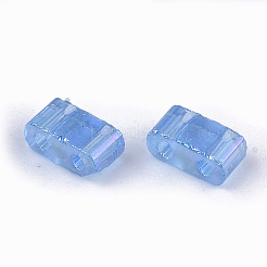2穴透明ガラスシードビーズ  アブカラー  長方形  コーンフラワーブルー  4.5~5.5x2~2.5x2~2.5mm  穴：0.7mm&nbsp;LS-SEED-T004-04B-01